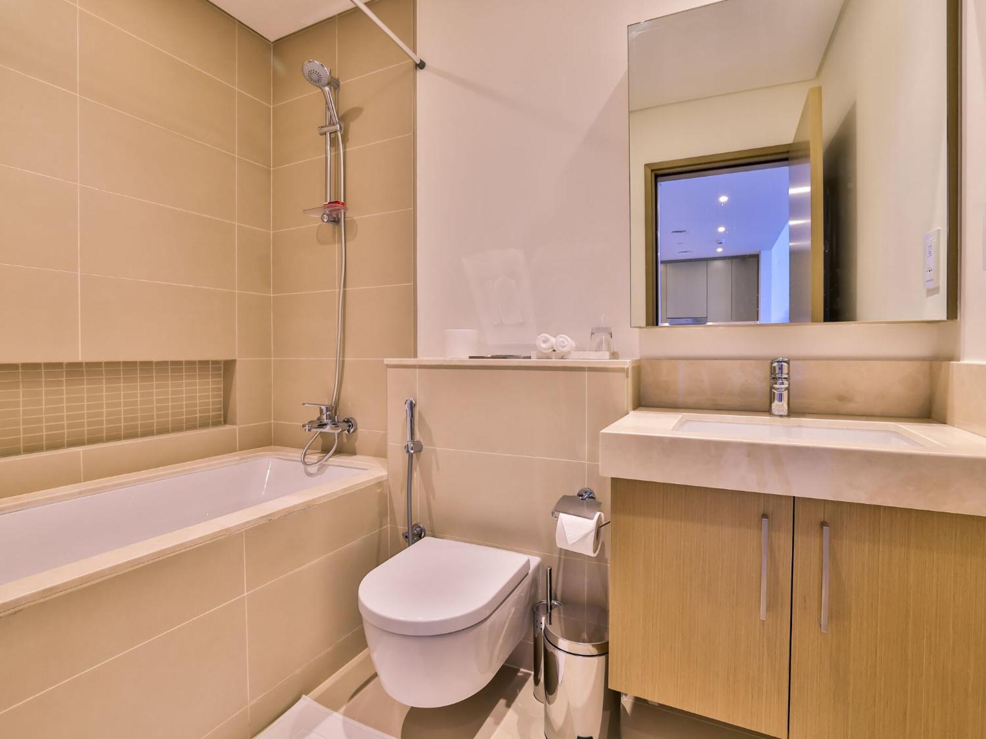 Luxurious Apartments Dubai Marina Views Pool Gym By Sojo Stay Exterior foto